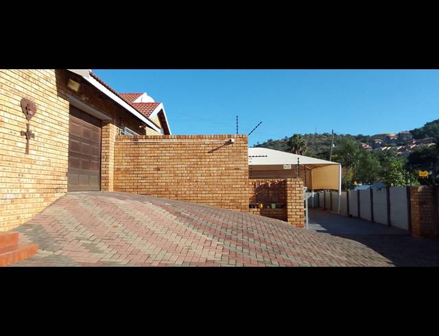 3 BEDROOM HOUSE FOR SALE IN AZALEA PARK